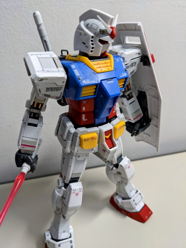 接着剤の加減が難しかったです。不慣れながら、上手く行ったんじゃないでしょうか!!頭部バルカンがお気に入りです(^^)