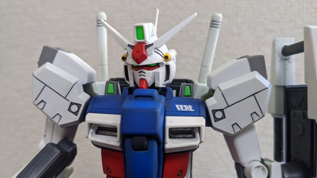 連邦のブイマークは削り落としました。左胸のマシンガンも削り落としました。