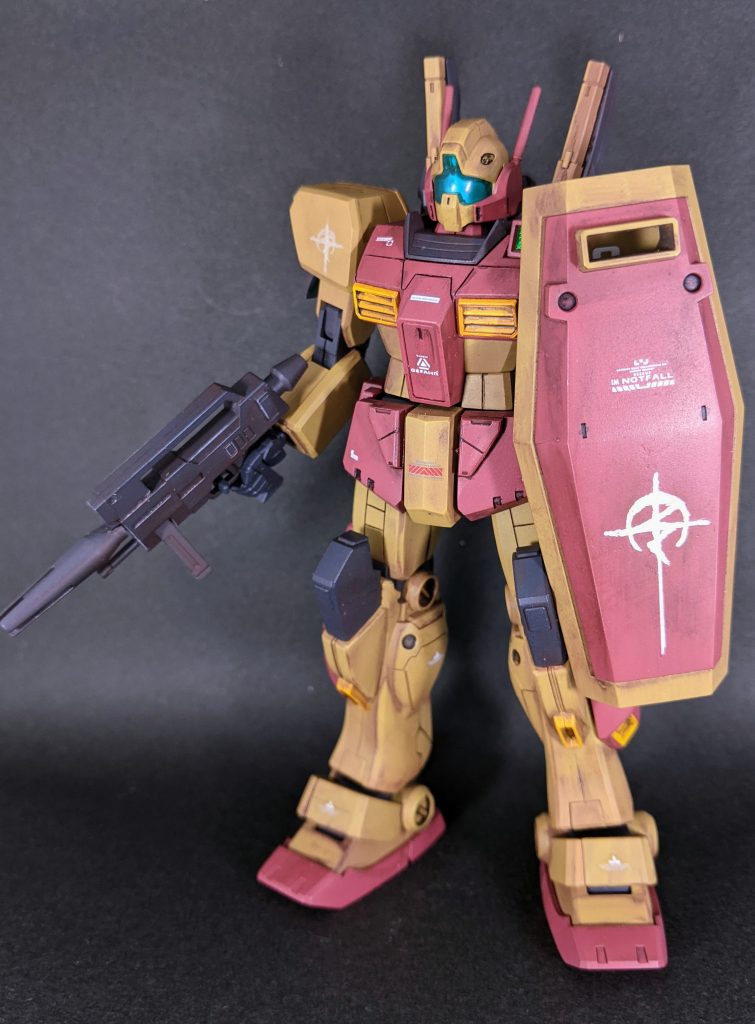 シールドの連邦十字はパテで潰しています