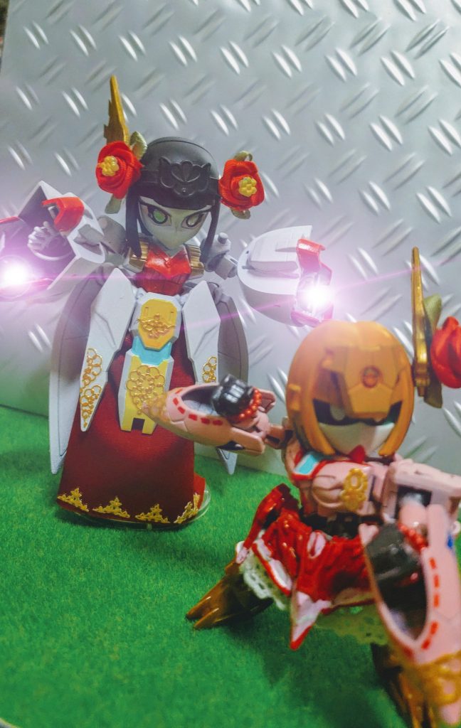 セツナのダメージを引き受けたり両腕から援護射撃を放って支援するぞ