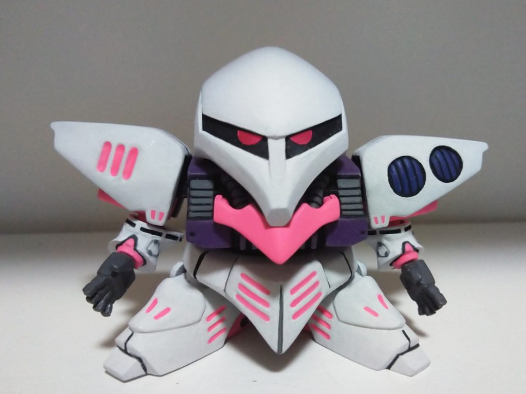 足パーツは中にパテを詰めた後、つま先を短くカット、足底を削って小さくしています。接続部は動かしやすいようリング状のパーツをかませ、逆に少しのばしています。塗装は全て水性塗料の筆塗りです。