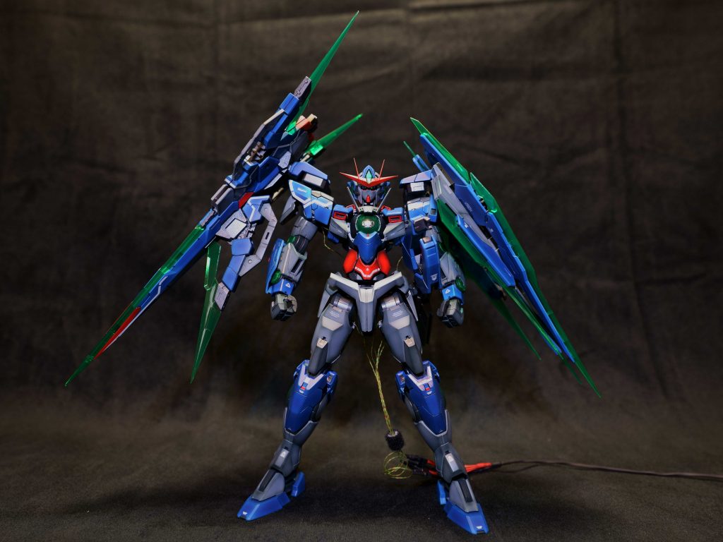 デカールはOOQフルセイバースペシャルコーティング用のメタリックデカールを使用しました。思ったより良かったのでほっとしました。貼るときに綿棒に引っ掛かって大変でした。💦