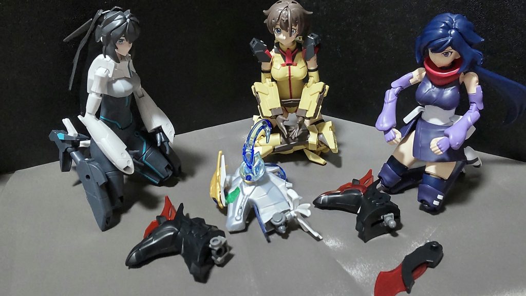 メイ「で、誰からこれを付けろって言われたのだ?私はマギーさんからだったな。」ナミ「私はお兄ちゃんからだったよ。」アヤメ「私はサラちゃんだったから断り切れなかったわ……」