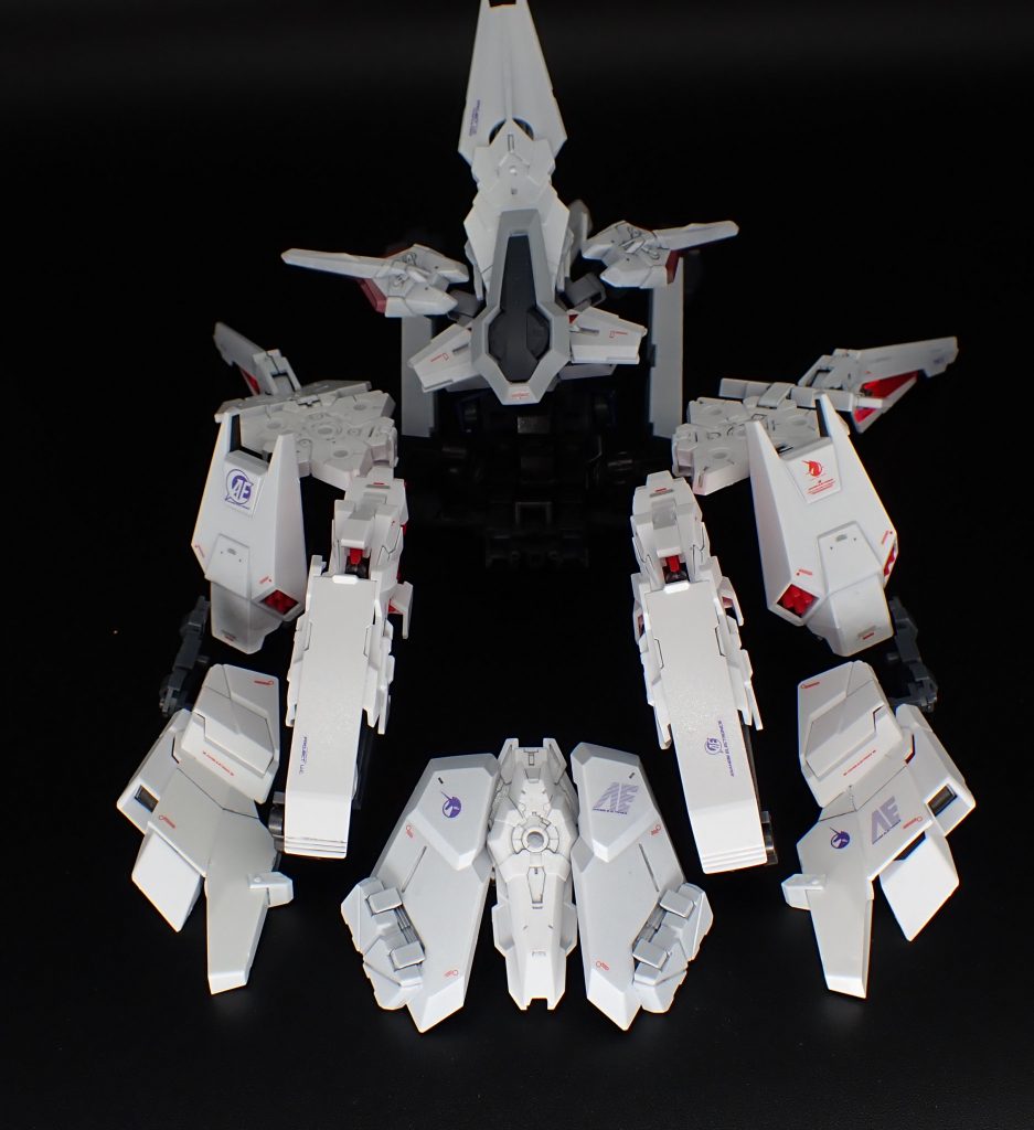 ユニットのみ。フライトユニットのほか、ユニコーンガンダム本体への増加装甲として腕部・腰部・脚部に装甲が追加されている。