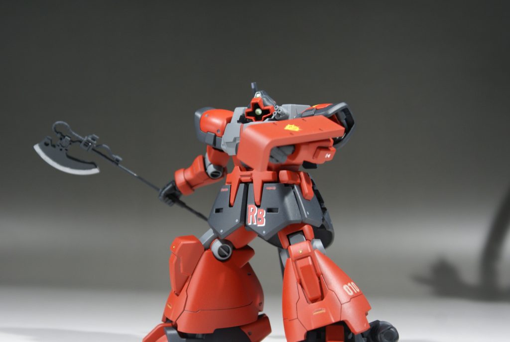 ジョニーライデンなので武器は豊富に。大型ヒートホークを装備。