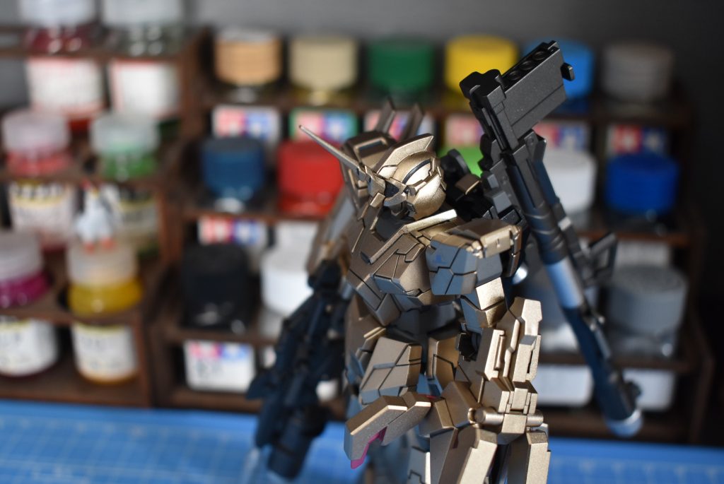 HGUC ユニコーンガンダムUM ゴールド–2枚目/制作者：しろもももぐ