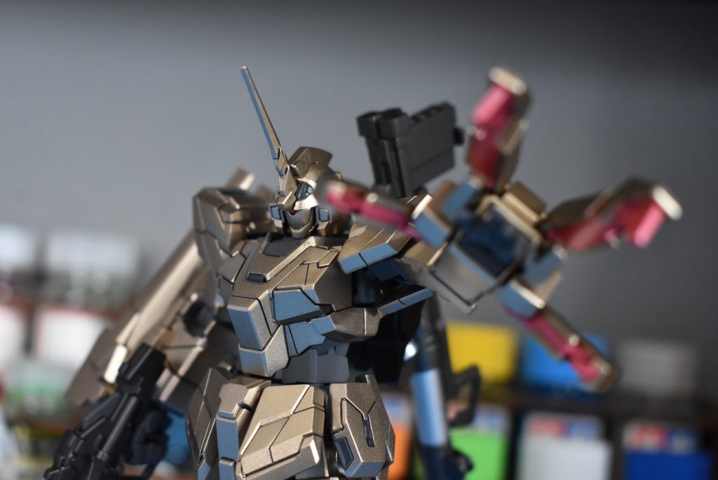 HGUC ユニコーンガンダムUM ゴールド–2枚目/制作者：しろもももぐ
