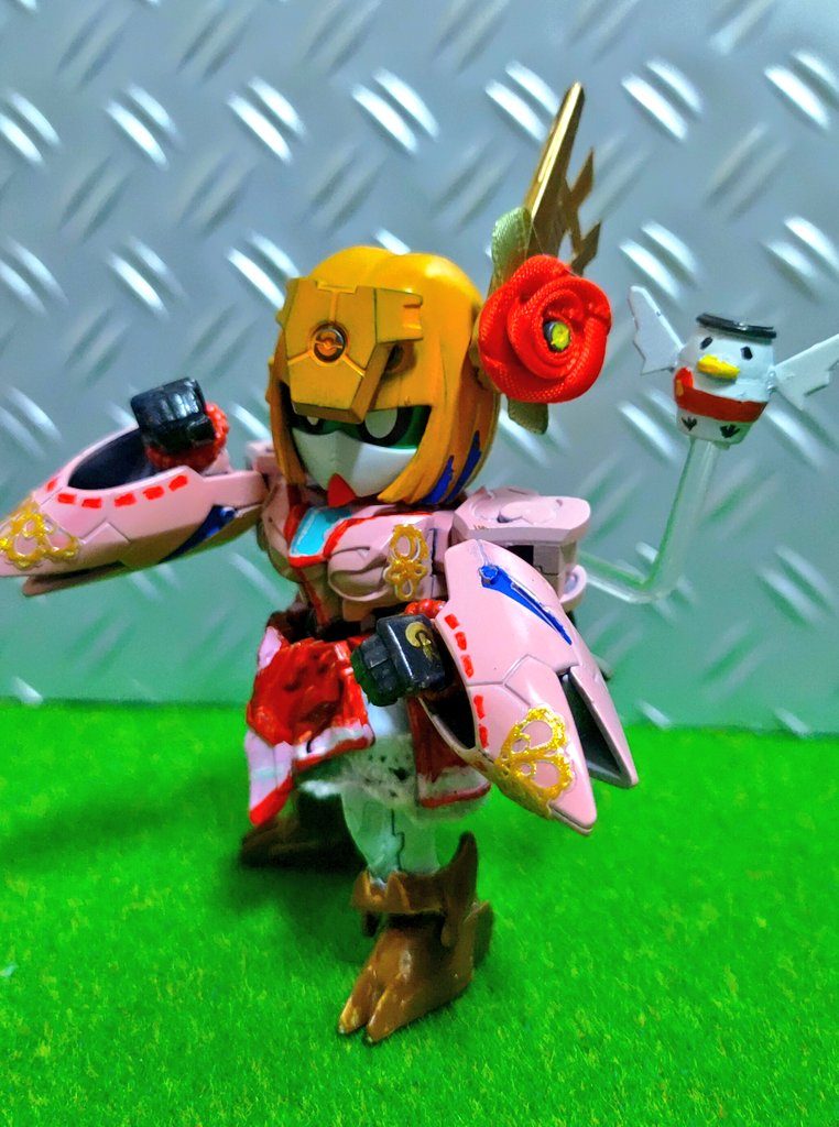 「よぅし!まずはぶっ飛ばそう!」「巫女パーンチ!」クラスは武闘家で巫女の力を込めた拳で戦う脳筋である