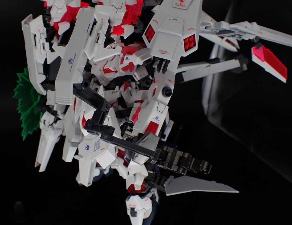 ユニコーンガンダム-NT”試作フライトユニット装備”–3枚目/制作者：西塔鼎