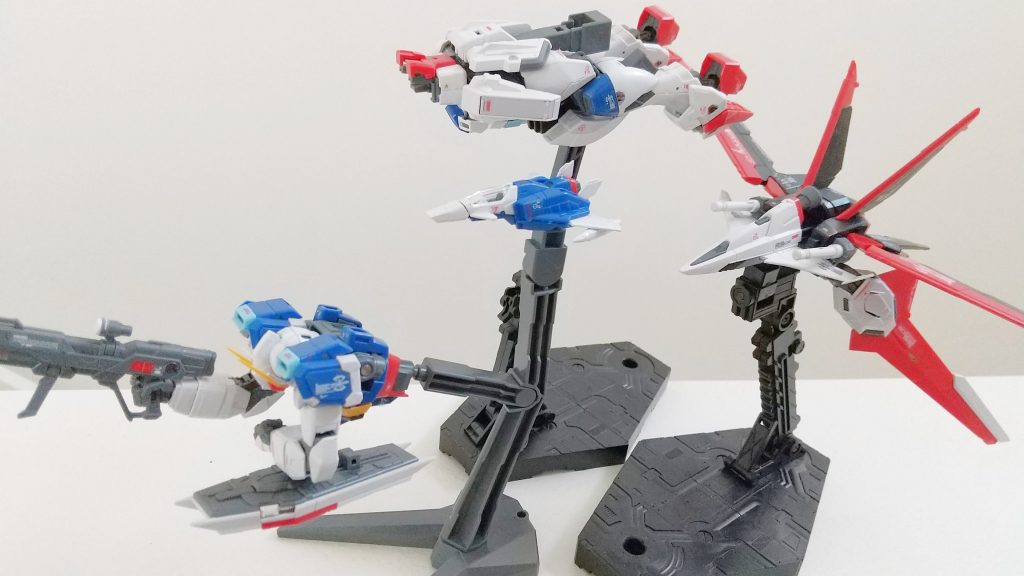 チェストフライヤー、レッグフライヤー、コアスプレンダー、フォースシルエットフライヤーからの合体を完全再現できます。これが驚きです。144分の1のスケールでここまで合体再現と広い可動域を両立できているのは驚異です笑