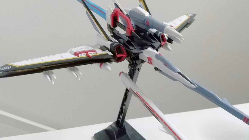 オオトリユニットは差し替えなしで変形できます。最終決戦兵器のように武装を盛りに盛ってますね笑 