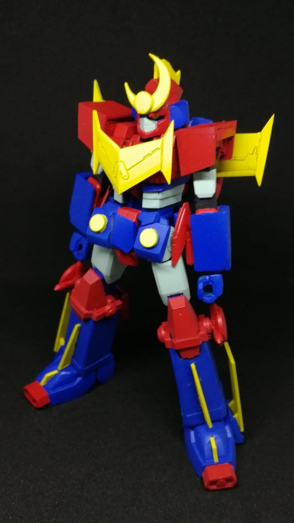 3つのメカが1つになって〜♪アーマーはほぼプラ板。羽根、ヘルメットはSEED系の物を使いました。頭はストライクガンダム、足先は種ザク