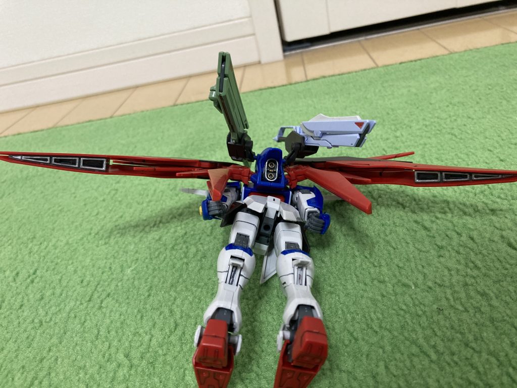 ブースターはグレー1色だったのですが、さすがに物足りないと思い、ここだけ塗装しました。