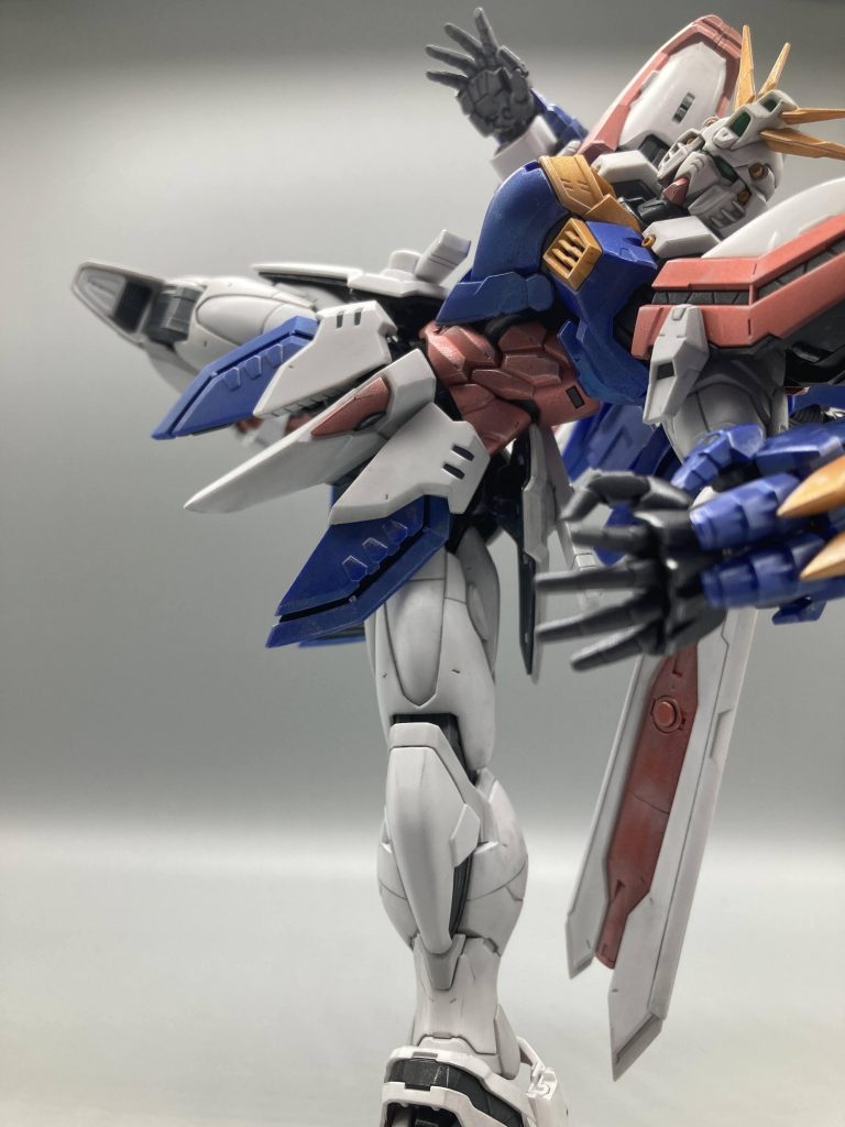 本当にガシガシ動きが出せてHiRMの技術に驚愕しましたただ、フレームが結構固くてキシキシいうので、イキナリ折れたりしないか心配、、、日輪パーツ接続する所は、そのままだと少し気になるので塗装しました