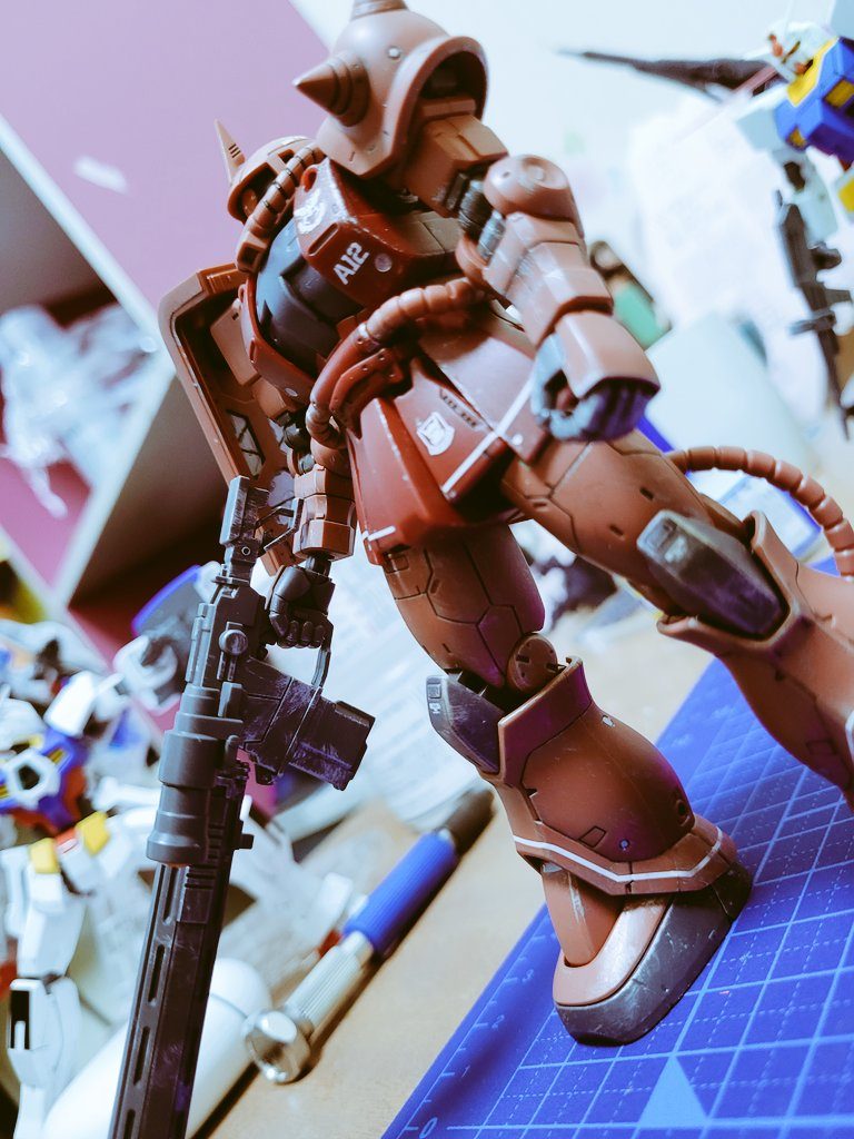 シャアザク、作業場に立つ(笑)いちばん綺麗に撮れた(と思いたい)写真です！