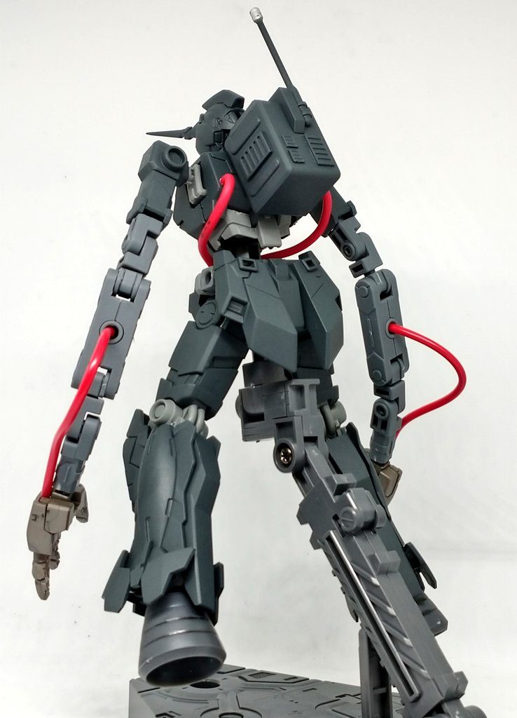 コードはクルマの電装に使う配線の余りです。