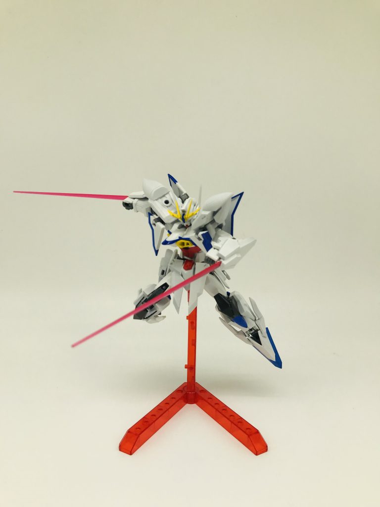 腕部からはビームサーベルの展開ができます。ビームシールドも作らないとなぁ