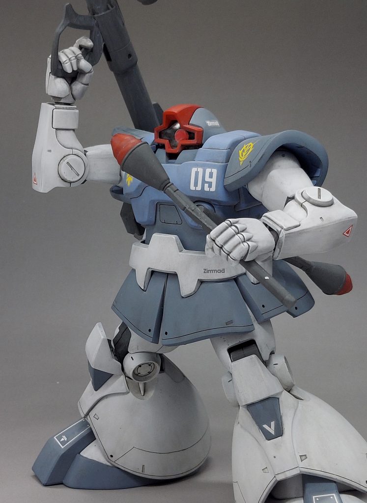 シュツルムファウスト追加装備としてシステムウェポンのシュツルムファウストを2個装備腰にジョイントを取り付けてます