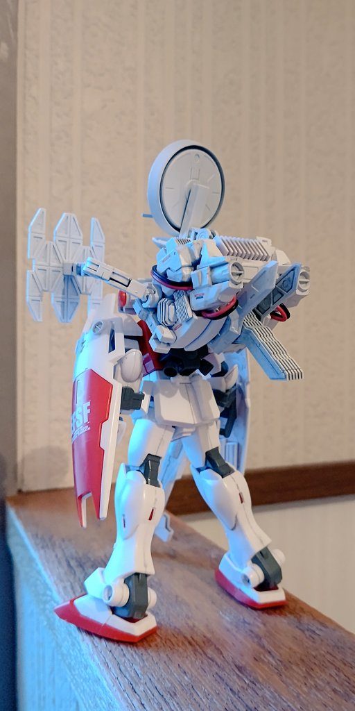 バックパックはキュベレイの胴体を核にコトブキヤパーツ等を貼りました。