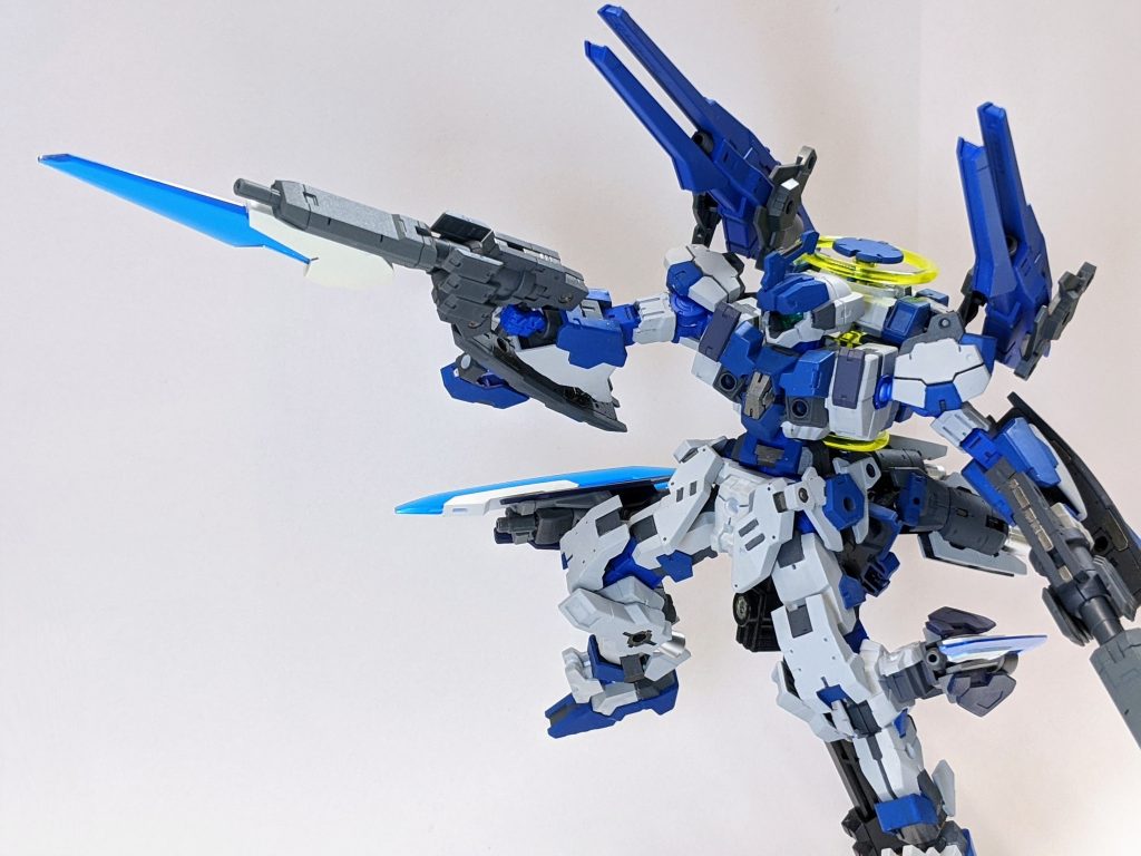 以上です。30MMはもちろん、ビルド系列のガンプラも3mm穴や軸が多く使われているので、こうした組み換え遊びがしやすくて良いですね。