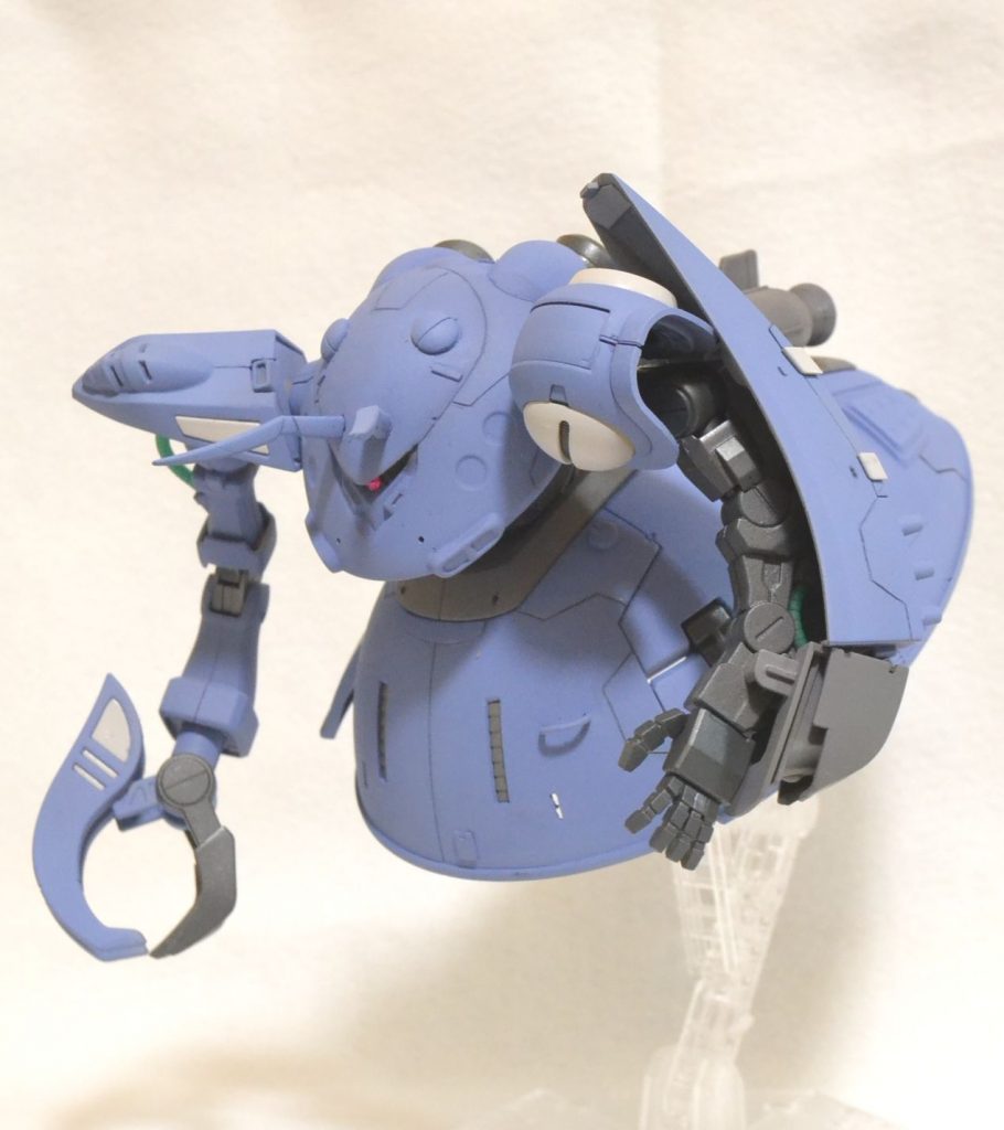 潜行イメージ。脚を隠すと一気にモビルアーマー感が出てきます。