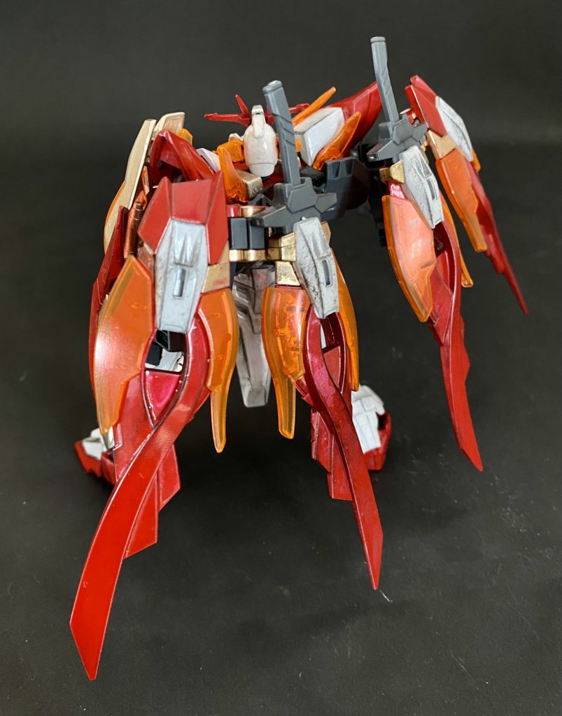 なんとも不思議な羽ですね。カッコ良い