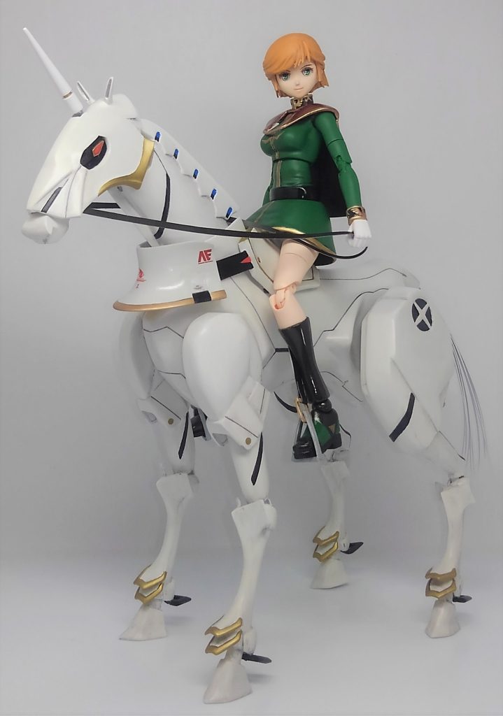 最初はミネバとミネバ専用MSを作ろうと思っていたのですが、ピンとくるMSキットが売ってませんでした。どうしたものかと考えていたところ、そういえば過去作にユニコーン(馬)があったと思い出し、引っ張り出して乗せてみました。
