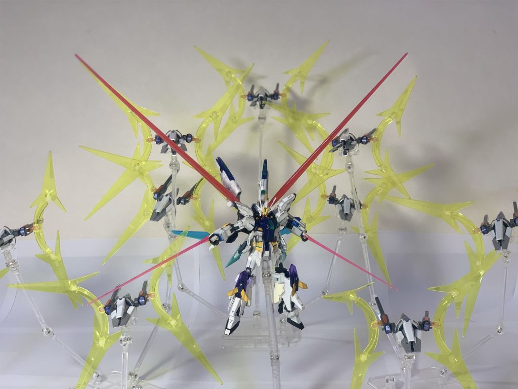 最後になんとか撮影したものを…。ユニット自体、場所をとるので撮影がちょっと大変でした…。それでもエフェクトを増し増しにして配置決めをしていくのはとても面白かったです！『最後に』ここまで見ていただきありがとうございました！私はガンプラ 改造大好きな人なので、色んな方の作品を見て楽しんでます！