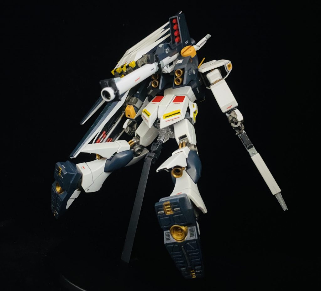 バックショットはこんな感じ…。元々デティールが細かいので部分塗りするだけでかっこよくなるいいキットだな…