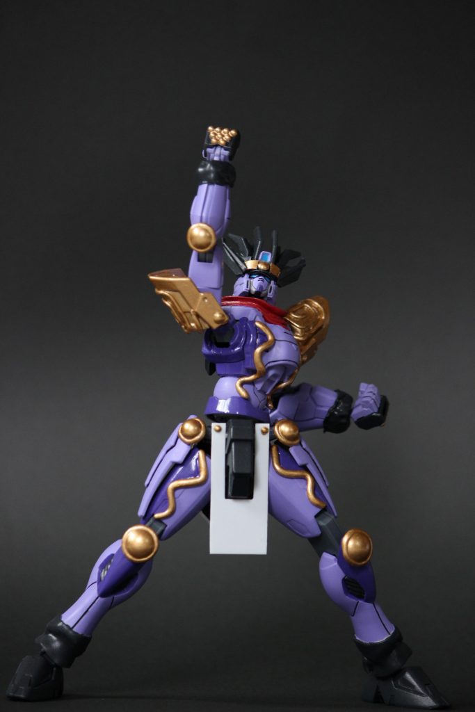 ハイエロファントをぶちのめしたときのポーズです。「裁くのは俺のスタンドだー！！」