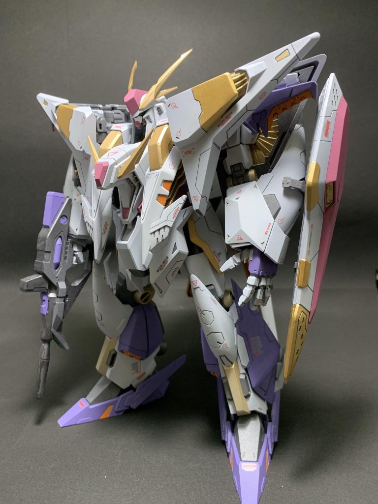 余談ですが、最近転売ヤーのモラルを欠いた行いで、本当にガンプラを欲している私たちが適正価格で買うことが出来ない状況が続いてます。これは許されざる行為です。皆さんも欲しくても買えないガンプラがあると思いますが、決して転売ヤーからは買わないようにしましょう。一人々々の心掛けと行動をもって悪質転売を撲滅し、販売企業とユーザーの良質な関係を取り戻してくれることを切に願っています。以上、HGクスィーガンダムでした。ご覧頂きありがとうございました!