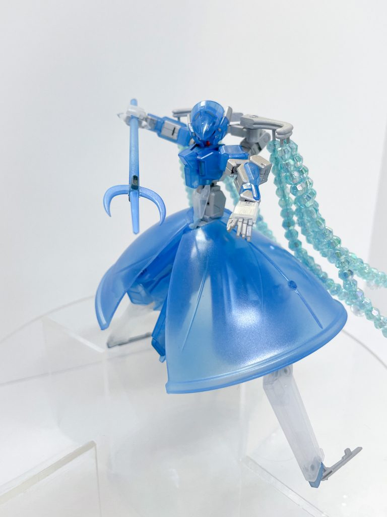 トライデント三又の刃を持つ近接武装。水中ではそのまま使用、陸上ではヒートランスとしてそれぞれ運用可能。