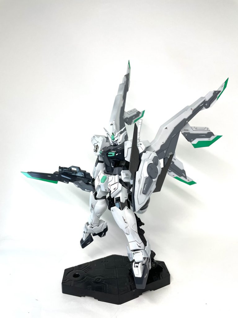 全体的にプラ板で改造しています。