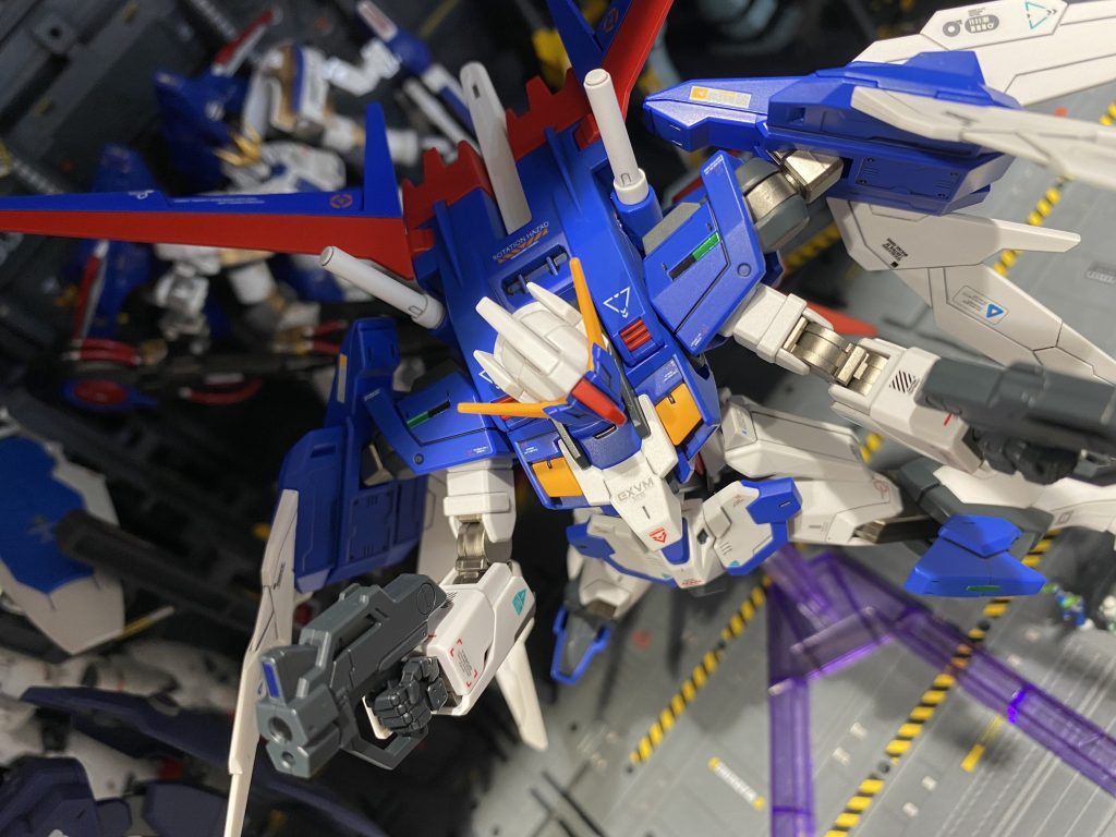 トールストライクガンダムグリッター–3枚目/制作者：@littlewhiteyeun