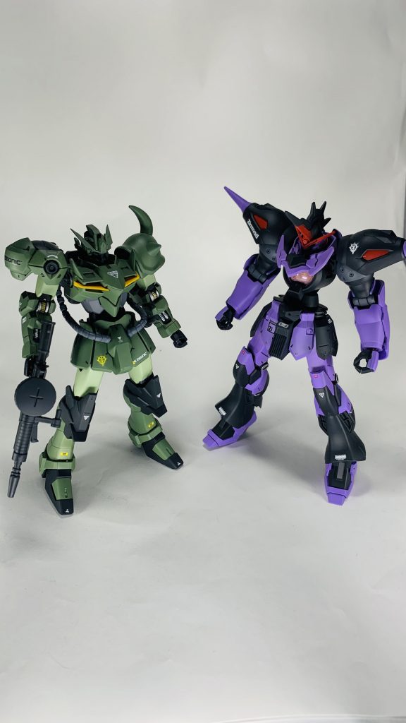 同時作成のジオニックガンダムと。
