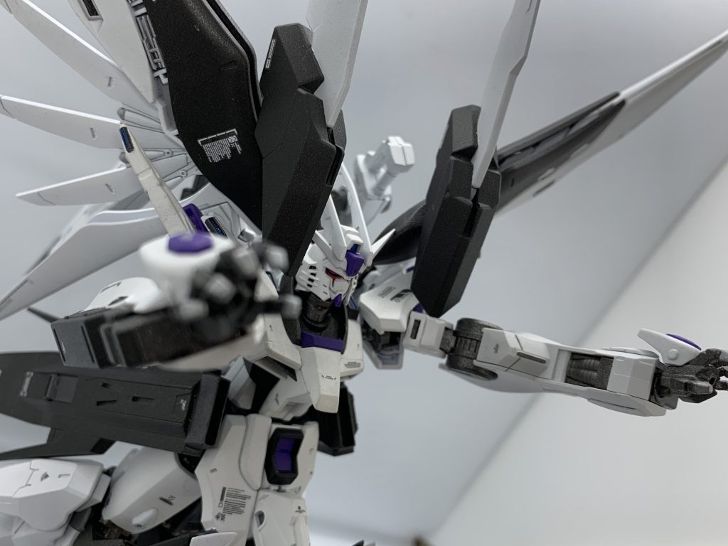 ここまでお目汚しありがとうございます。粗末な出来の作品ですが同時に自身のかっこいいと思った要素を盛った思い入れある作品なので、皆様の琴線に触れれば幸いであります。黒歴史晒していて恥ずかしいけどね