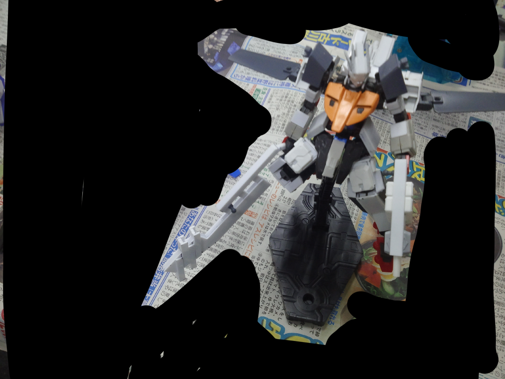 不要な部分を黒塗りしています。ベースキットはHGIBOガンダムアスタロトオリジン。胸アーマーや各部にジャンクパーツを使用した他は全てプラ板によるスクラッチになります。