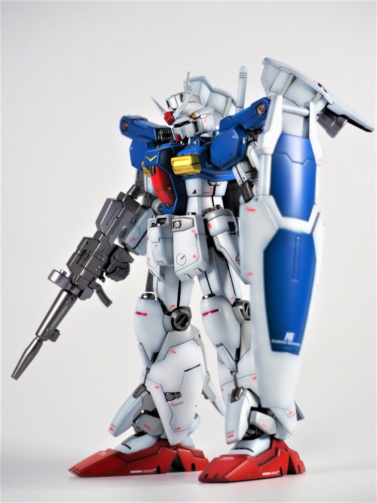 フロント全身のすべてのパーツに手を加えてあります元のキットは20年以上前の物という事もあり、ディテールがほぼ皆無＆野暮ったいものになっているのでディテールの新規掘り直しとそれに合わせた形状変更を行いました