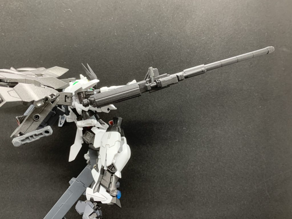 射程は長いが、センサー範囲を軽く超えているのと反動が大きいため長距離精密射撃はこの機体ではできない。