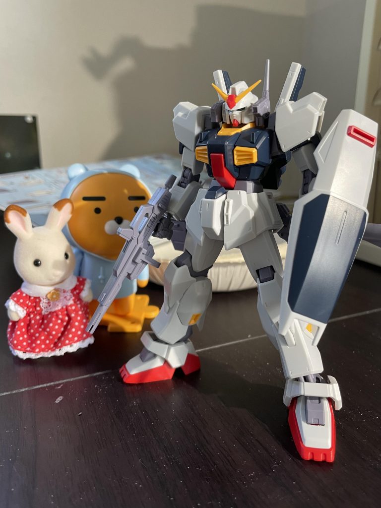 素組みの時点でかなりかっこいいガンダムMk-Ⅱさんですが、この時点で若干コンボイ司令官に似ているマッシブ感!!ゼットコンに参加したい思いと偶然にも買って積んでたガンダムMk-Ⅱのベストマッチだった!!