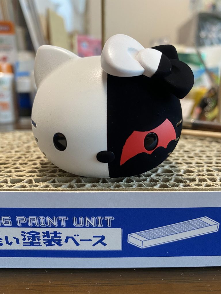 頭だけ組み立てた時の写真です⋆⸜(* ॑꒳ ॑* )⸝この時点で真っ黒ですね♪今回ガンダムは作っていませんが、タイミングを見て似たような塗装で作ってみたいと思います♪