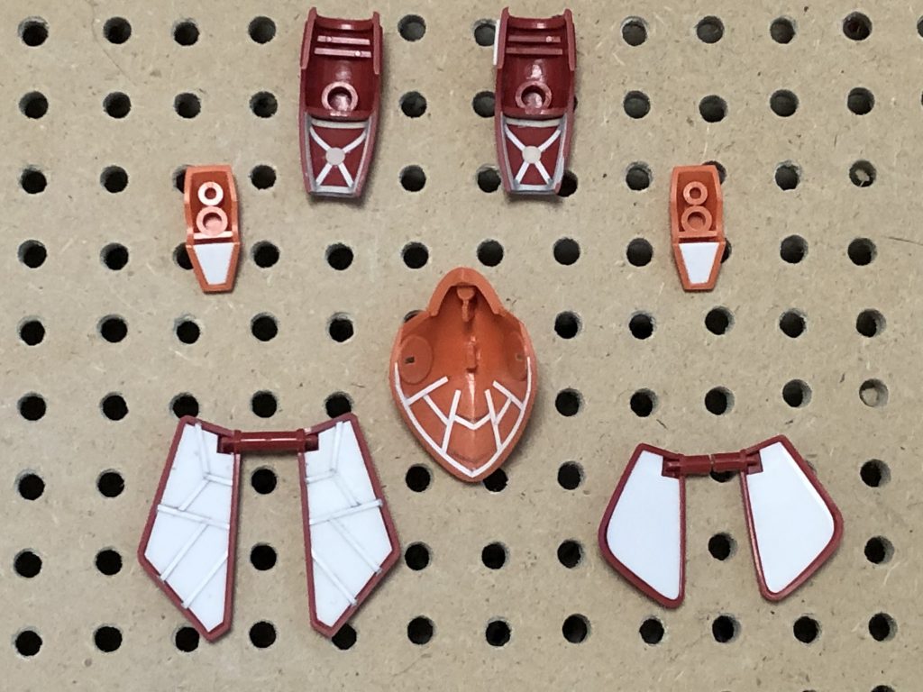 チラッと見える所は塞いだりモールド入れたりしています。