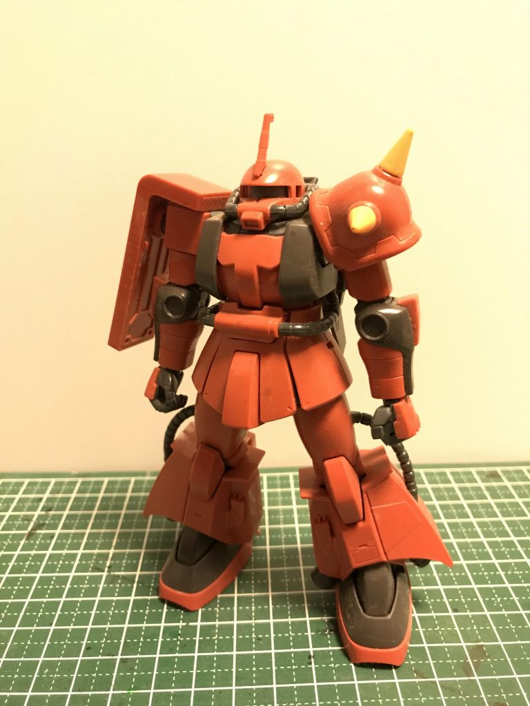 HGUCのジョニー・ライデン専用高機動型ザクですよく見る06Rです発売した当時に作って数年ぶりに箱から出したら武器が全て無くなってました〜( ´Д`)y━・~~