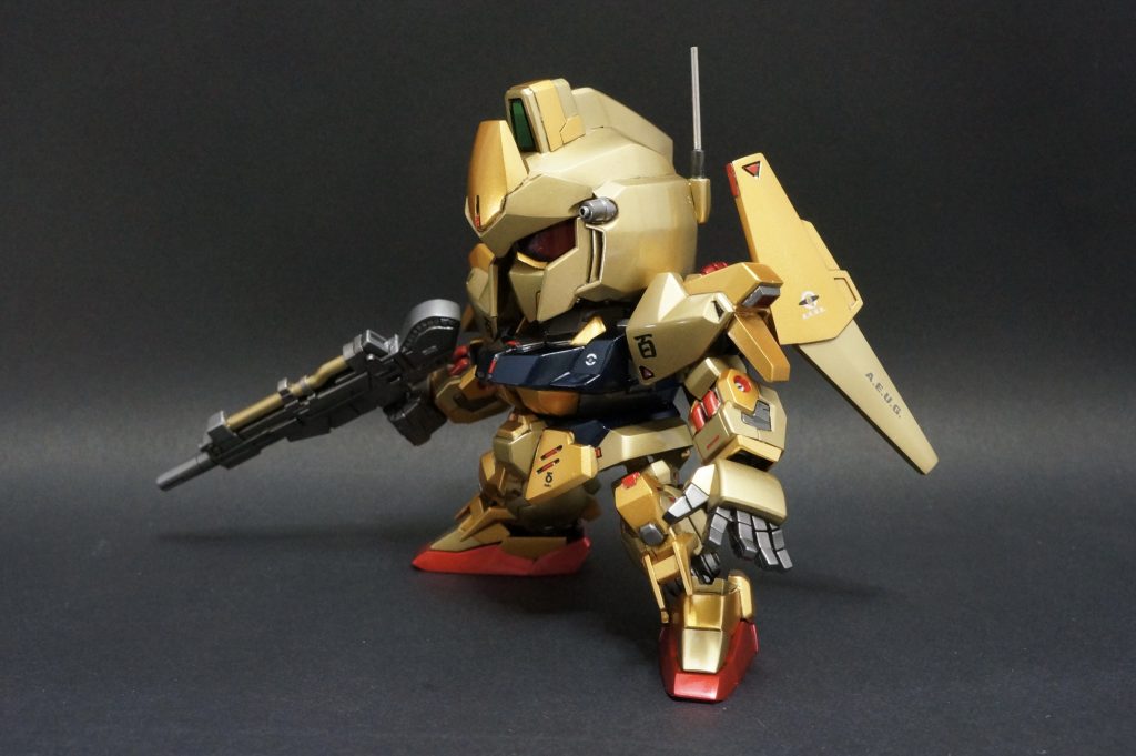 側面。割とがっしり感があります。