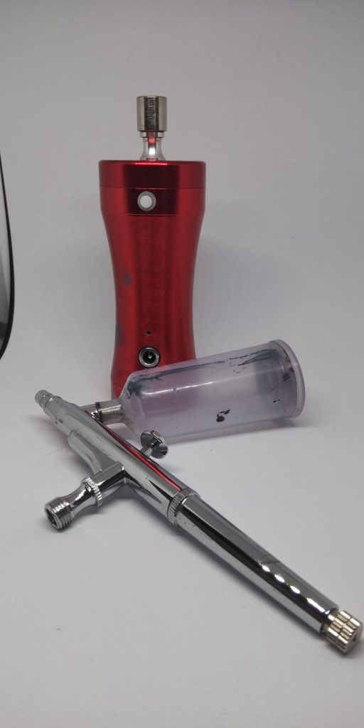 相棒の激安エアブラシ!初めてのエアブラシでしたが場所を取らず狭い我が家で大活躍です!ご覧頂きありがとうございました。