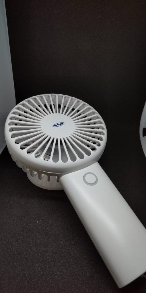 塗装秘密道具その２ハンディ扇風機です。塗装含めて１日で完成させるには塗料の乾燥との戦いで(完成した姿を早く見たくなってしまうので１日目標💦)こちらも大活躍してます!