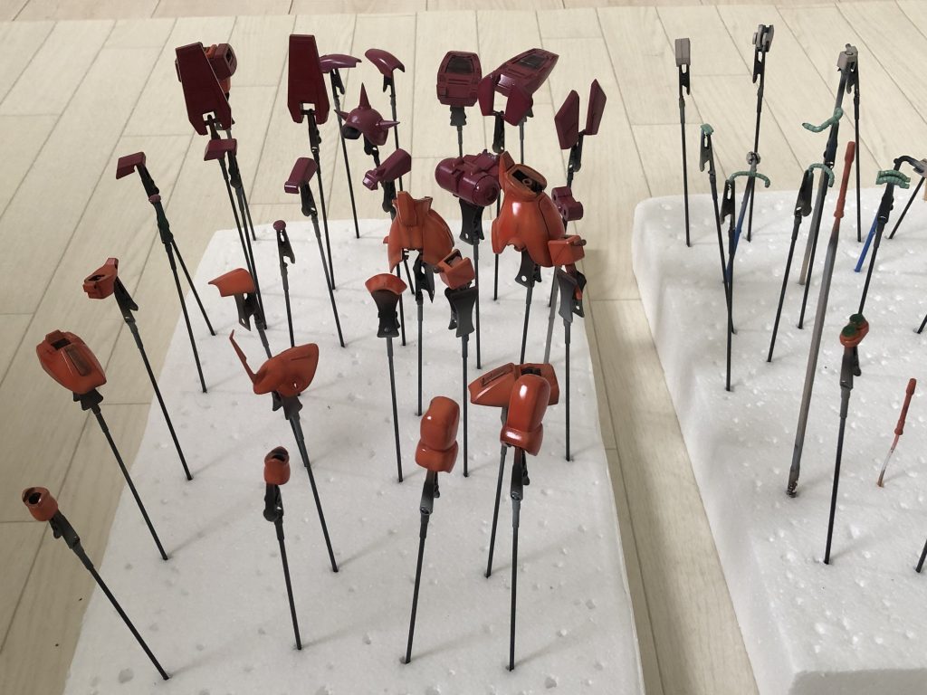 更にクリアレッドを塗って設定色にしています。