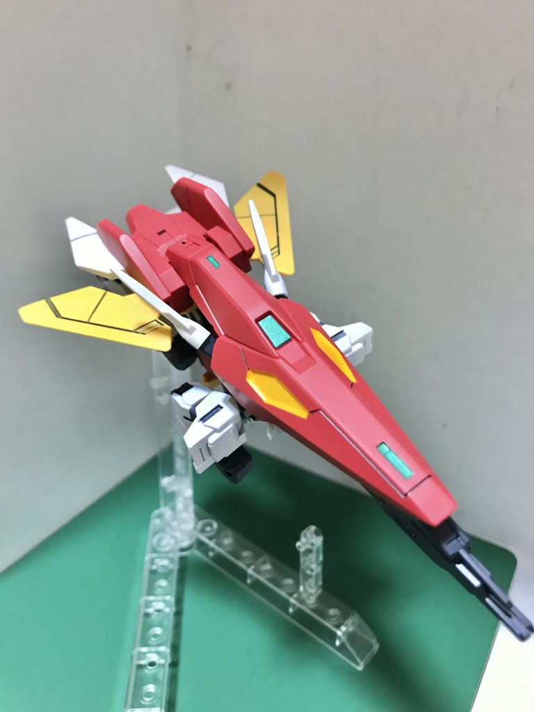 コアフライヤーへ変形簡単に変形できますが、シールド先端のスプレーガンを外すとき根本が折れそうなので注意が必要です