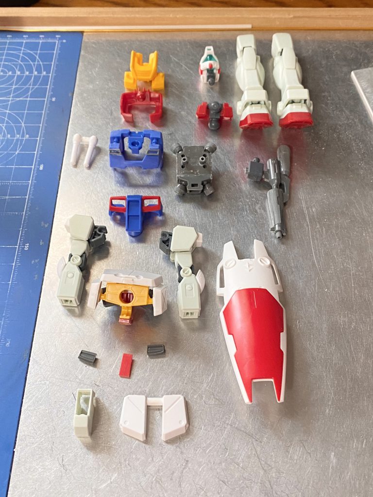 ほぼEGガンダムで構成し分解も容易です。