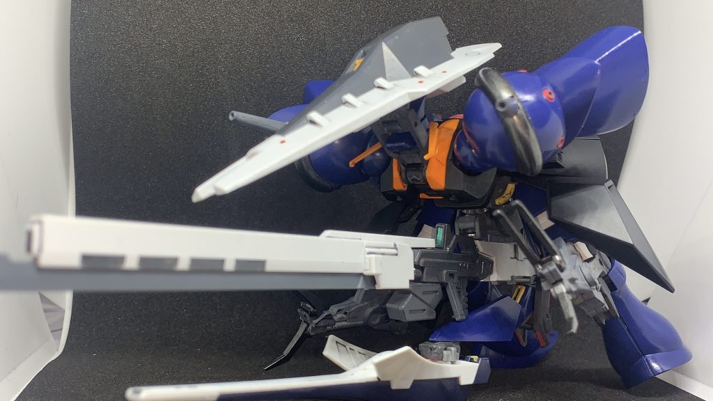 変形させると塗装が剥がれそうで怖いですね。